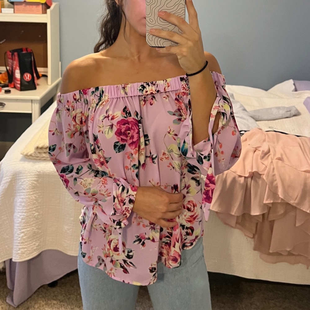 NWT Off the shoulder floral shirt